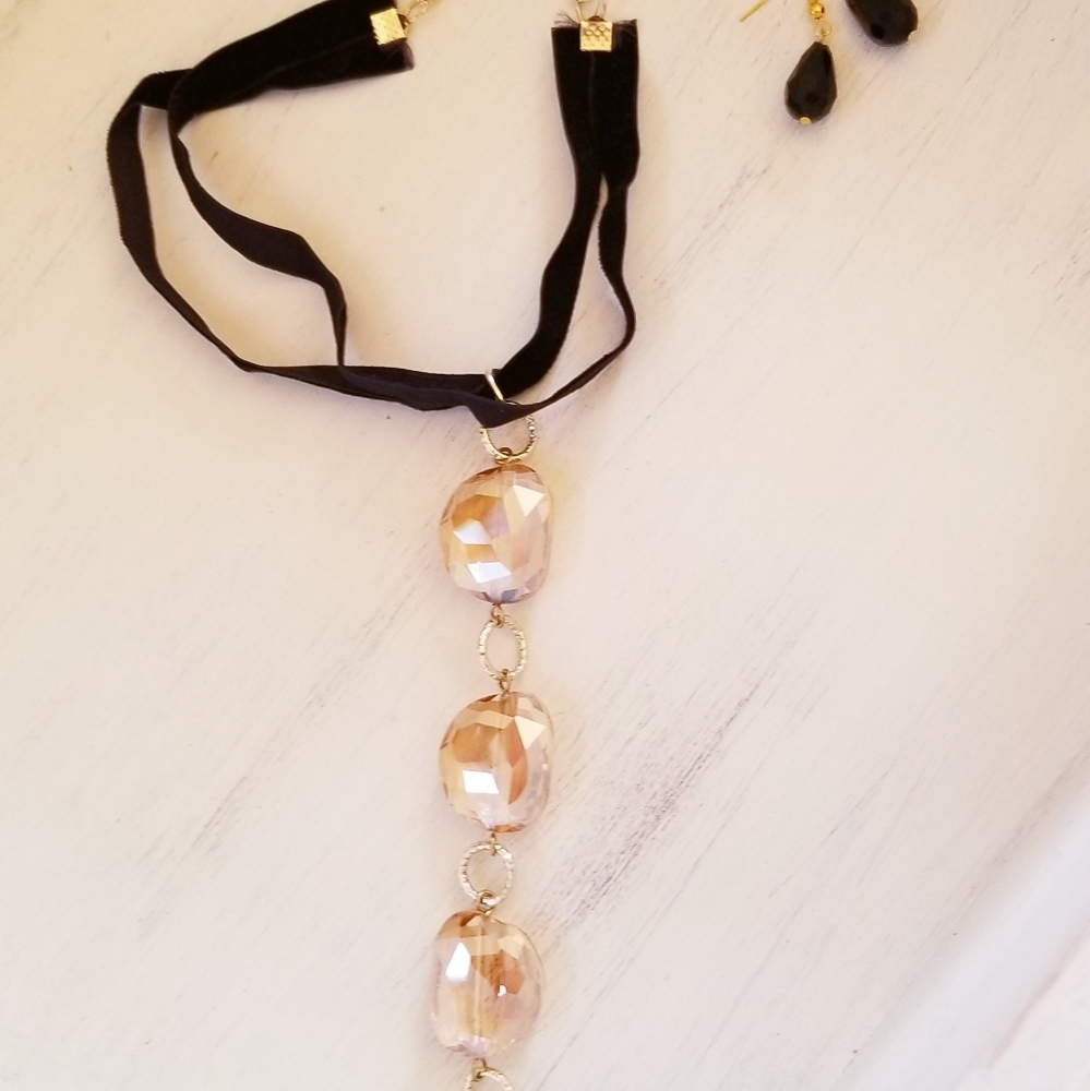 Choker - Picture 2 of 4